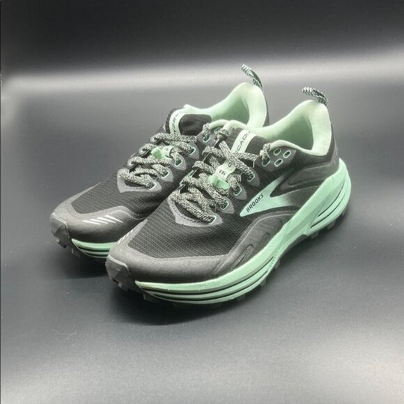 Brooks Cascadia 16 Women's Black and Mint Running Hiking Shoes, Size 6 - Picture 1 of 6